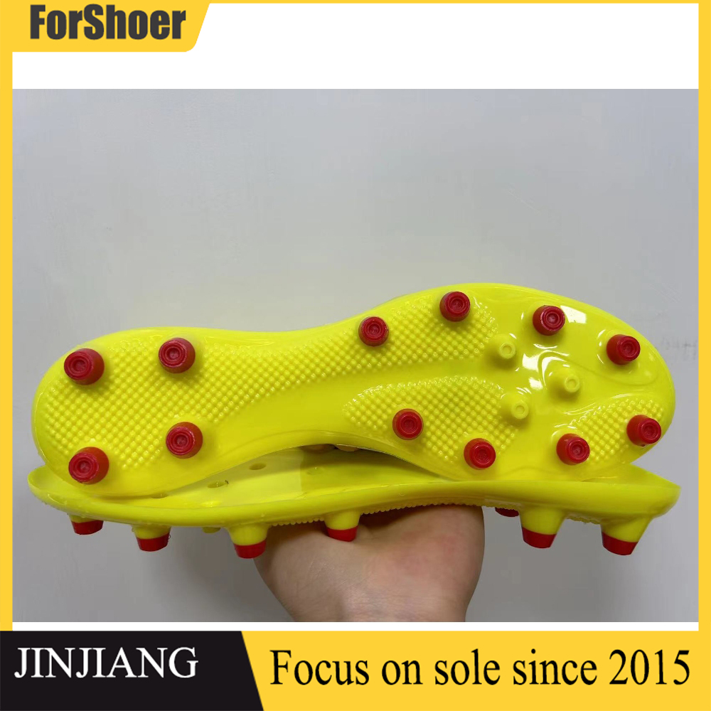 Wholesale Men′s and Women′s Leisure Professional Training Cleats Sole Custom Soccer Shoe Soles
